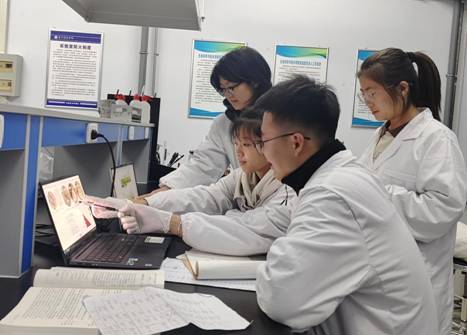 7cd49ad4c4fb257f5c7457bf57b84847